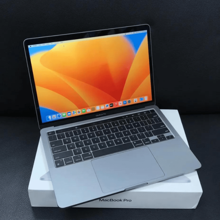 MacBook Pro 2017 i7 16GB 1TB