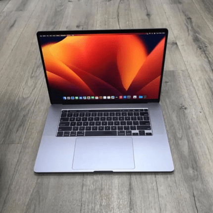 MacBook pro 2020 core i7 32gb ram 1tb ssd